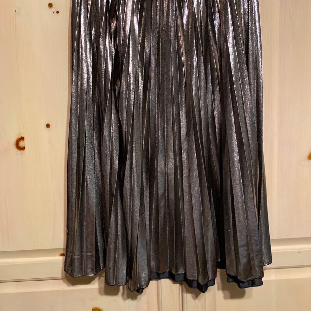 🌻Shimmer pleated shirt - Picture 2 of 5